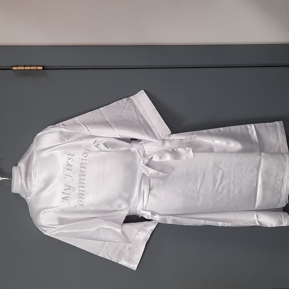 First Communion robes - Picture 2 of 3